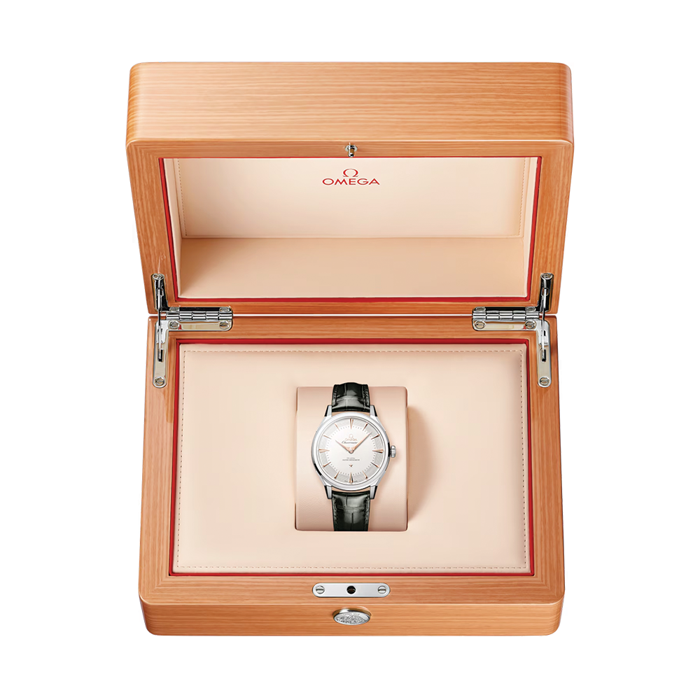 Constellation Observatory 39.4mm - White, Sedna™ Gold Accents on Leather Strap